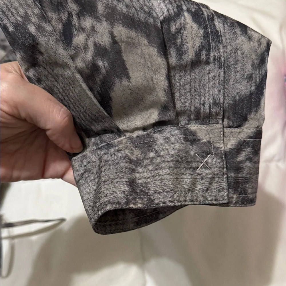 St. John Yellow Tag XL Gray Snake Print Lightweight Jacket - Picture 6 of 9